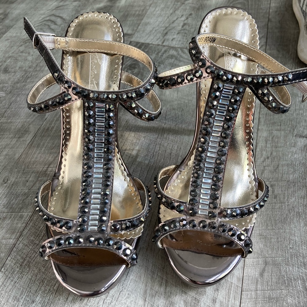 Jonathan Kayne Embellished gun metal heels